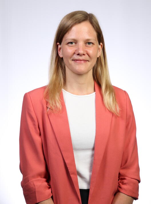 dr. Laure-Anne Teuwen